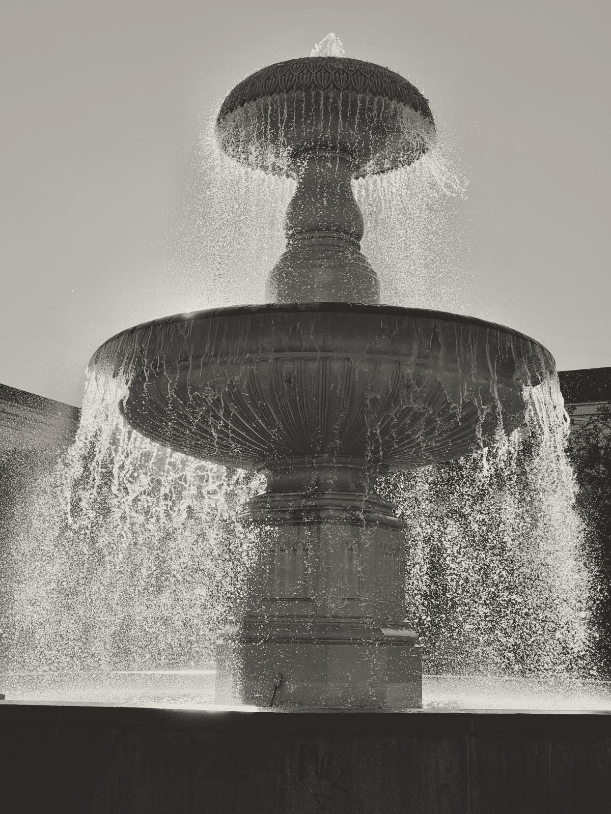 Wasserschleier im Abendlicht