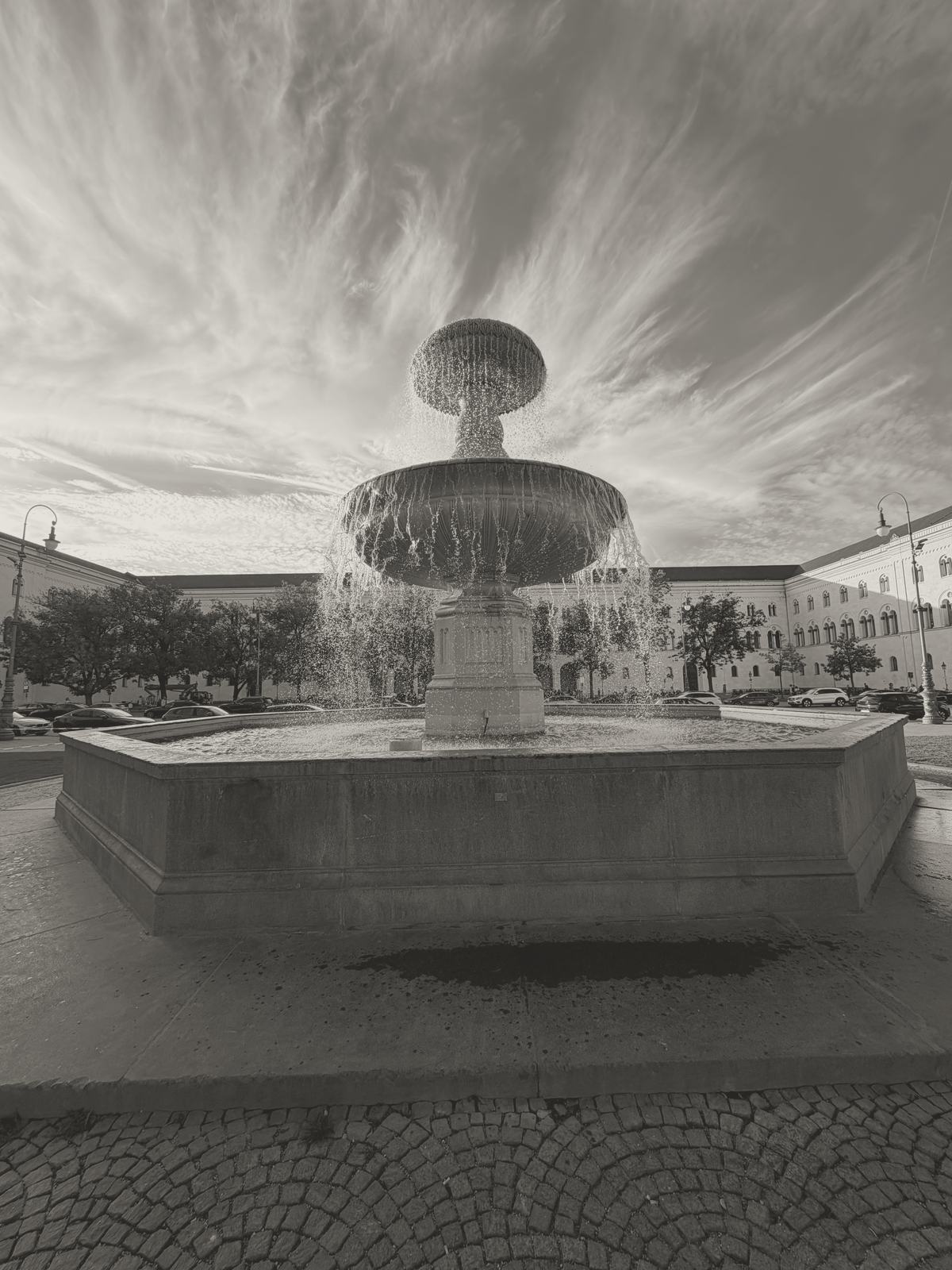 Brunnen im Gegenlicht